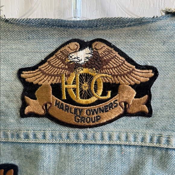 Lee denim vest with Harley-Davidson and other patches. Size Large - Picture 3 of 11
